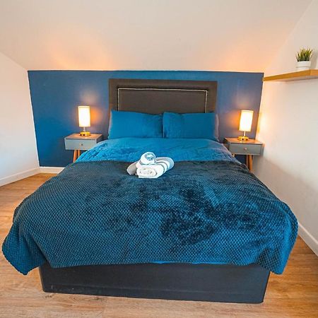 Private And Spacious 2 Bedroom House - Free Parking! Кардиф Екстериор снимка