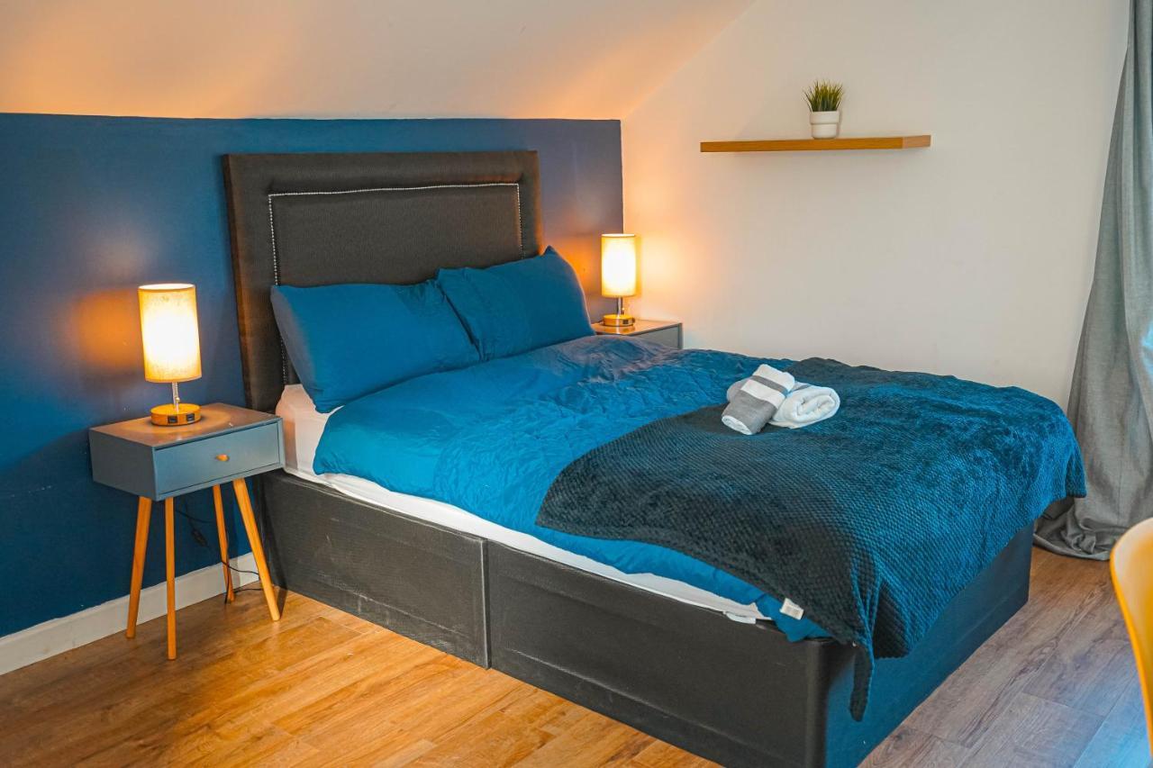 Private And Spacious 2 Bedroom House - Free Parking! Кардиф Екстериор снимка