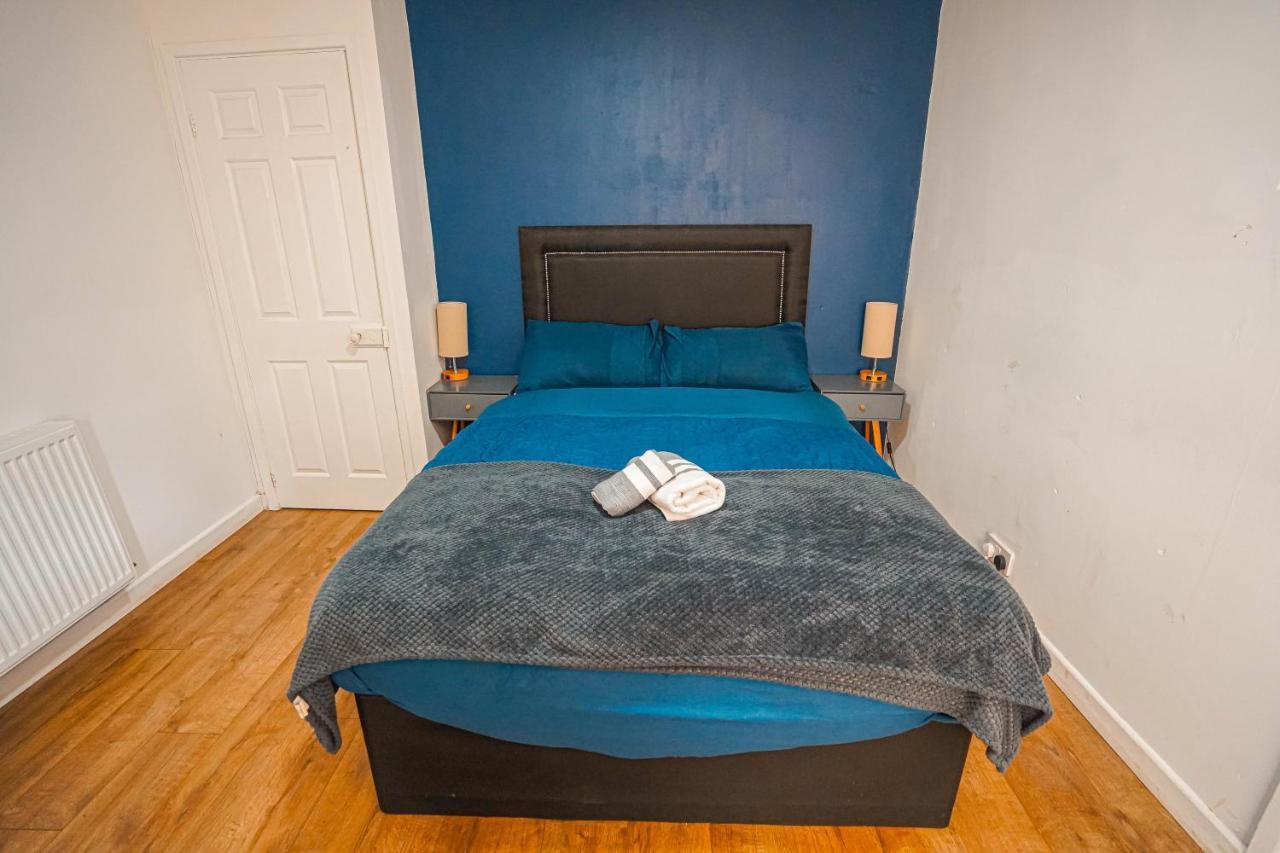 Private And Spacious 2 Bedroom House - Free Parking! Кардиф Екстериор снимка